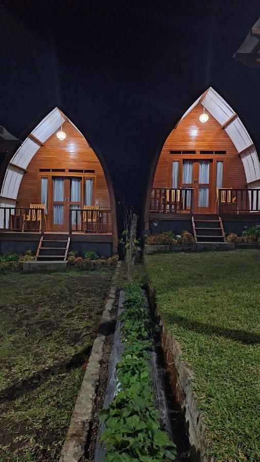 Family Rinjani Bungalow Sajang Eksteriør billede